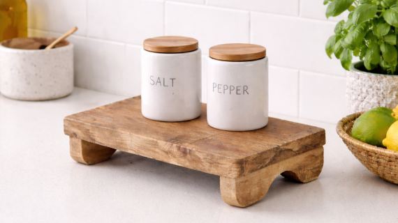 Raspored rupa za bušenje na drvenoj dasci